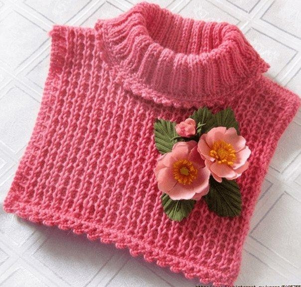 Уютная и стильная манишка для ребенка