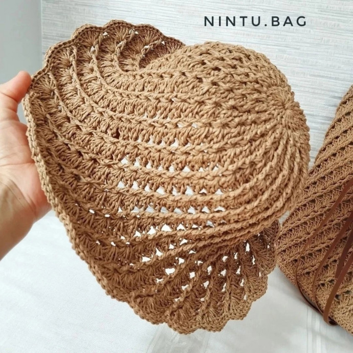  Шляпка крючком — стильная защита от солнца с характером