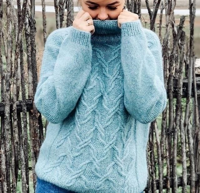 Уютный женский свитер