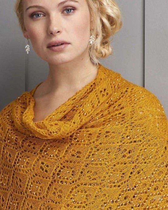 Ажурный палантин спицами «Gavotte»