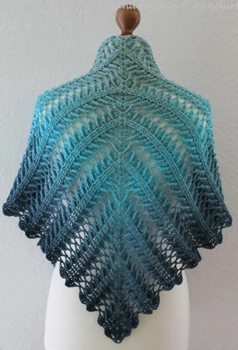 Шаль крючком &mdash; просто и красиво!