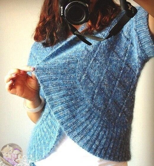 Голубой женский жакет, связанный спицами — нежность и стиль в одном образе