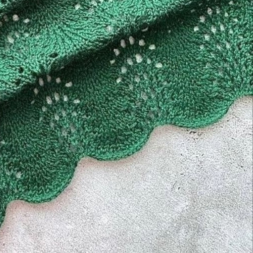 Зеленый палантин спицами