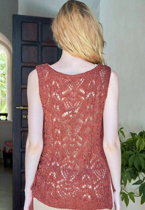 Топ с боковыми разрезами на завязках