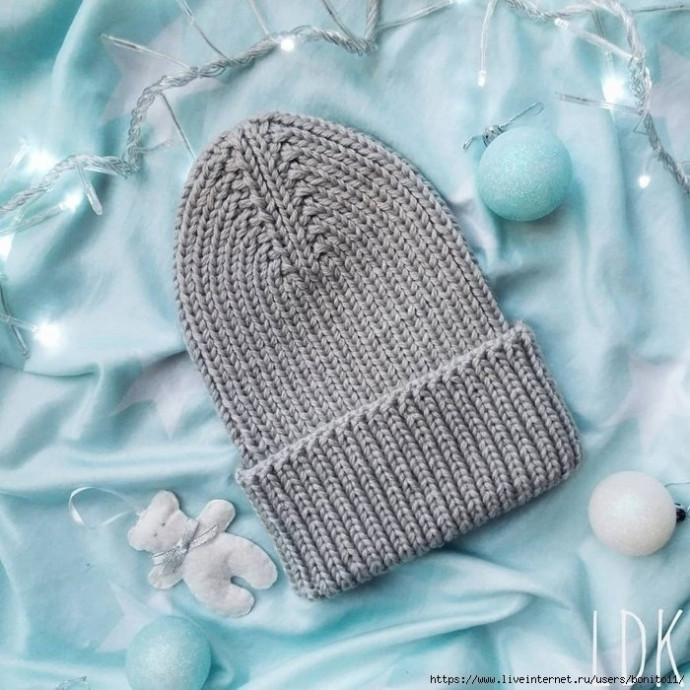 Шапочка на весну, вяжем спицами