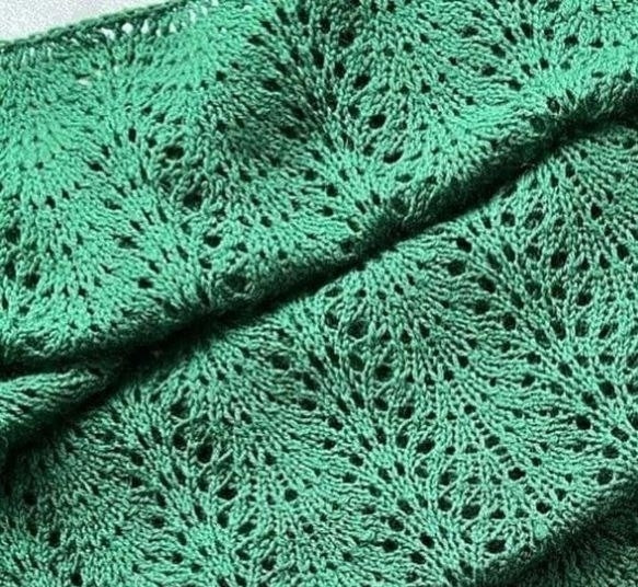 Зеленый палантин спицами