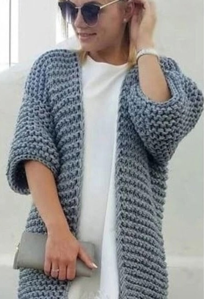 Простой серый кардиган спицами