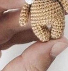 Вяжем зайчика амигуруми