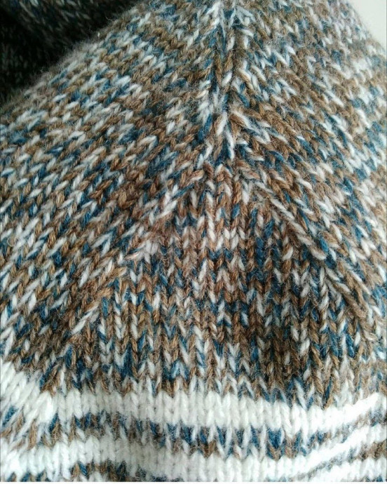 Свитер без единого шва