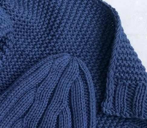 Шарф, связанный спицами