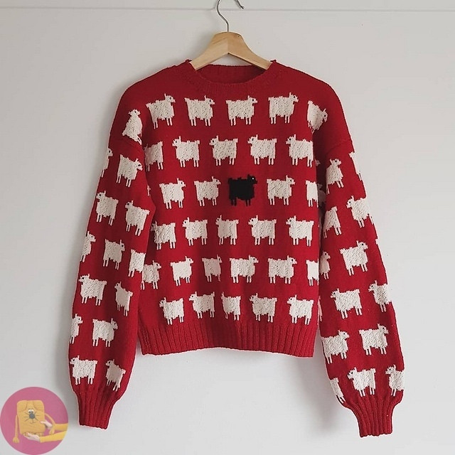 Свитep пpинцeccы Диaны c овeчкaми