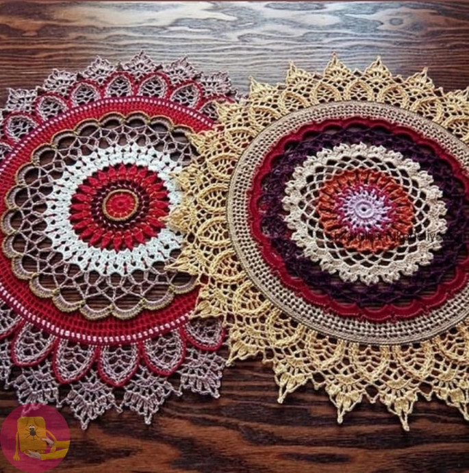 Красивая круглая салфетка, связанная крючком