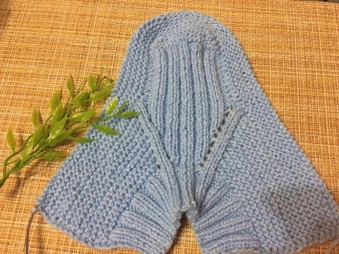 Следочки без швов спицами.