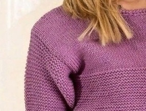 Сиреневый джемпер спицами