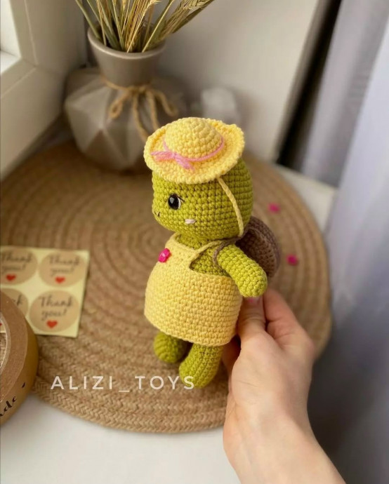 Описание милой вязаной черепашки