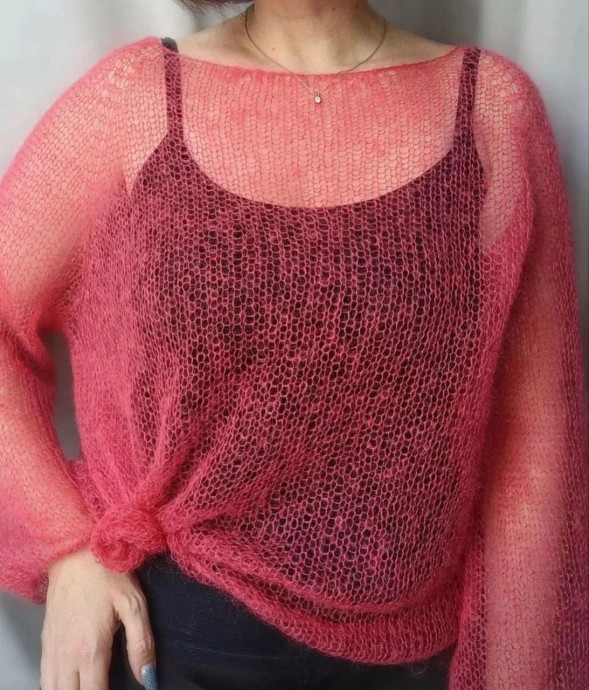 Красная паутинка спицами