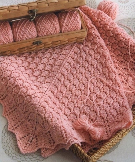 Нежный плед спицами