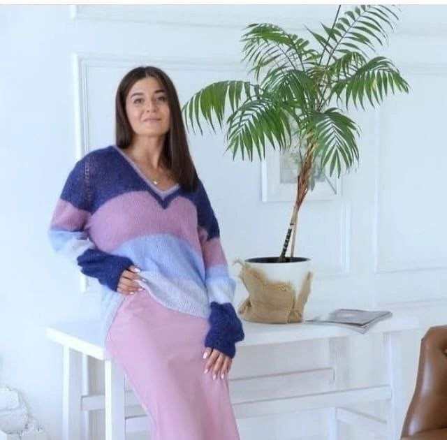 Полосатый пуловер спицами &mdash; игра цвета и настроения