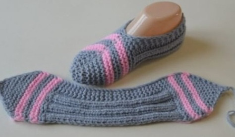 Домашние тапочки двумя спицами - легко, быстро, красиво.
