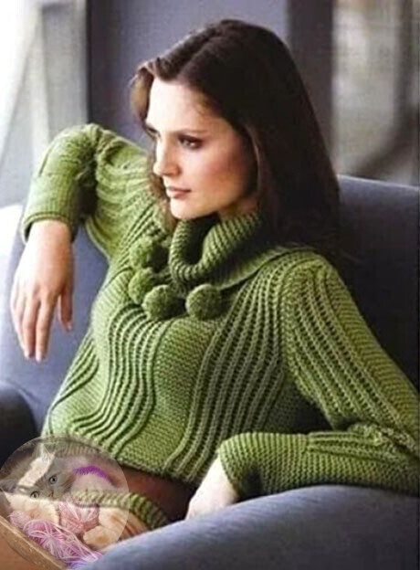 Жeнский свитep из oвeчьeй шepсти