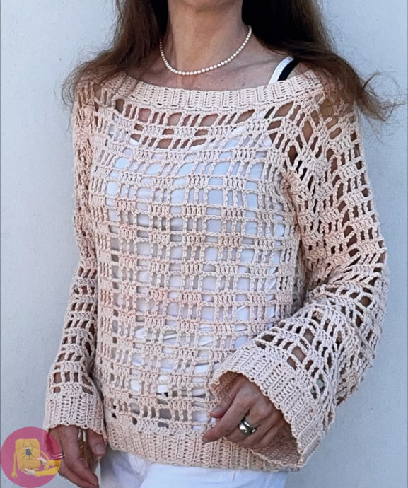 Ажурная бежeвая кофточка на лето