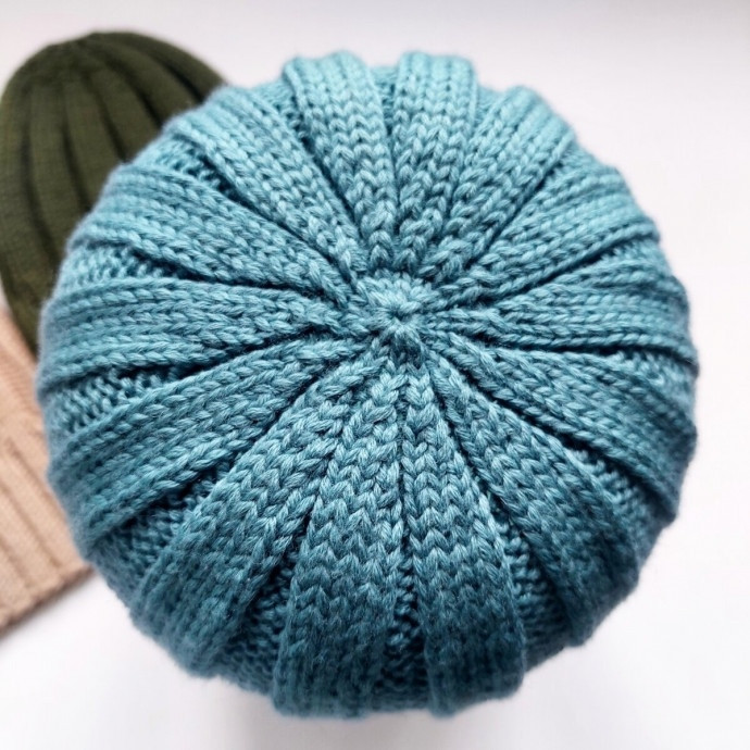 Шапка с круглой макушкой