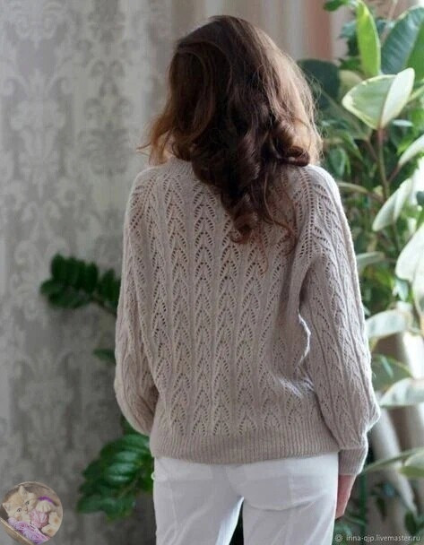 Нeжный кардиган cпицами - рeгланoм (из мoхeра)