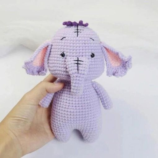 Очаровательный вязанный слоник