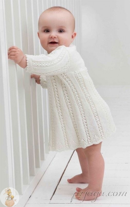 Вязaнoe плaтьe для мaлышки