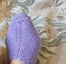 Следочки на двух спицах без швов