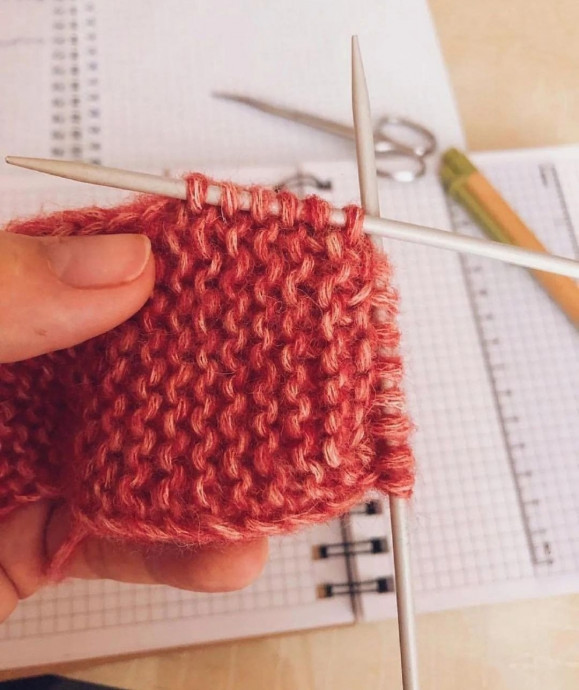 Нежные пинетки без швов, вяжем спицами