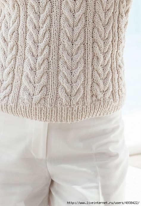 Женский пуловер с косами