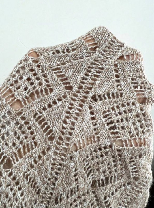 Свитер свободного кроя со спущенным рукавом