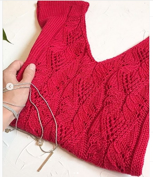 Красный топ спицами