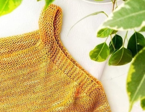 Желтая майка спицами