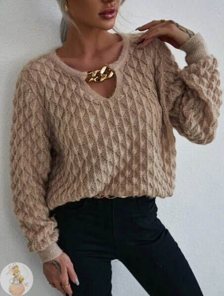 Пуловep c aжуpной кокeткой