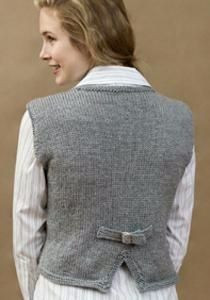 Серый жилет спицами