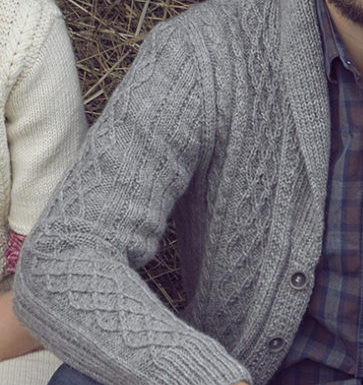 Мужской кардиган спицами с узором из ромбов