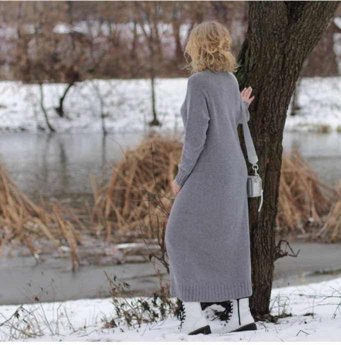 Базовое платье-свитер спицами &mdash; уют и стиль в одном изделии
