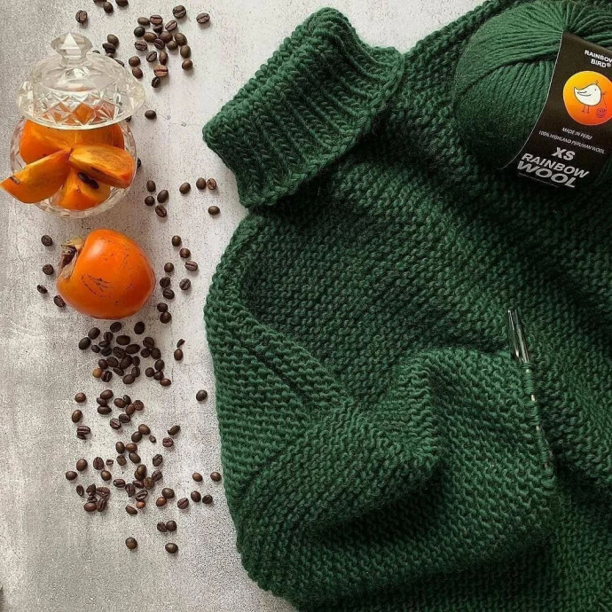 Зеленый свитер спицами