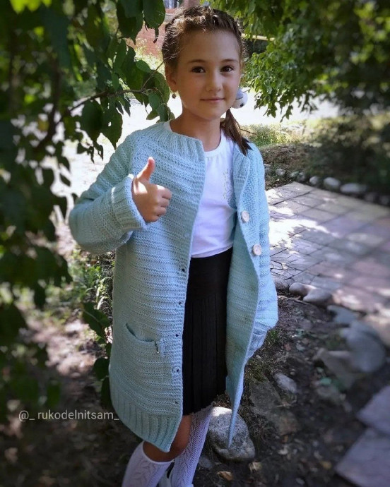 Кардиган для девочки, вяжем спицами