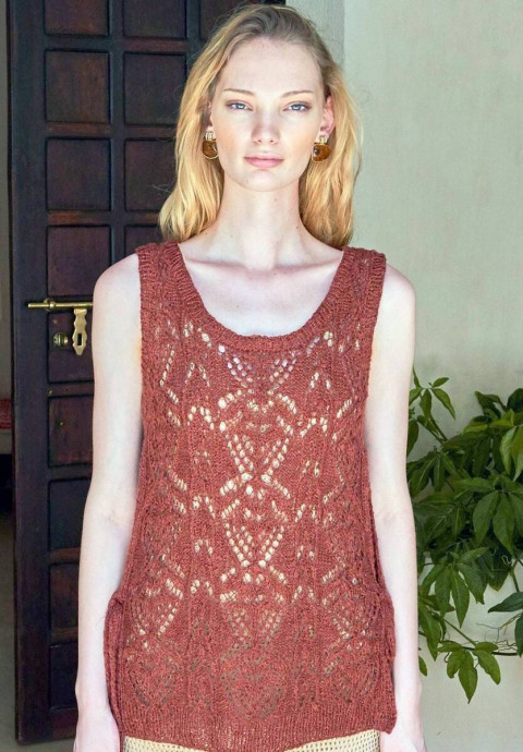 Топ с боковыми разрезами на завязках