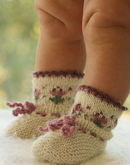 5 простых способов вязания детских носочков крючком