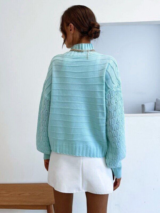 Джемпер с красивыми узорами