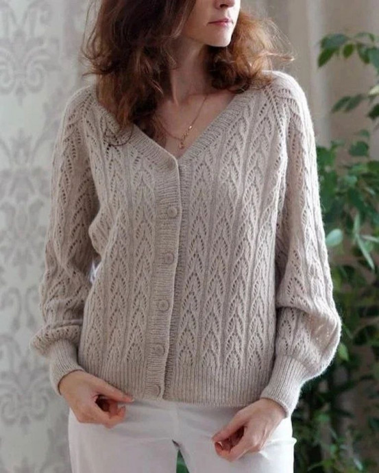 Уютный кардиган, связанный спицами