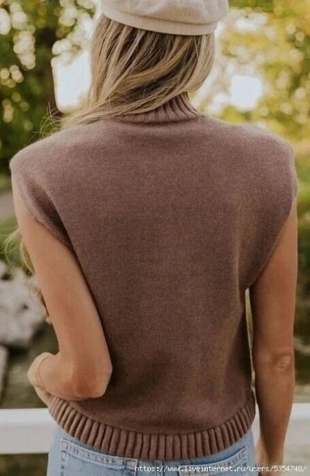 Женский жилет спицами