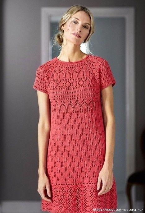 Стильное платье с комбинированным узором