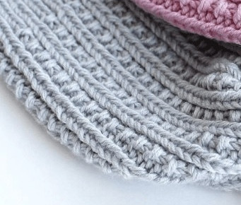 Описание детской шапки с интересным узором