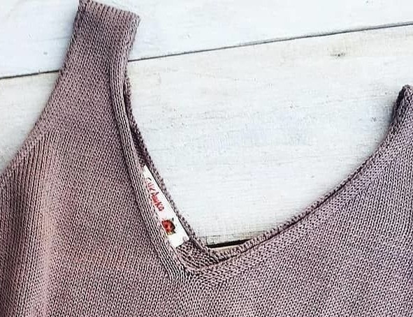 Майка-топ, вяжем спицами