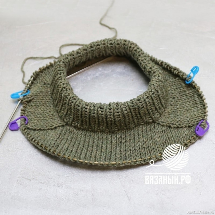 Реглан-погон спицами